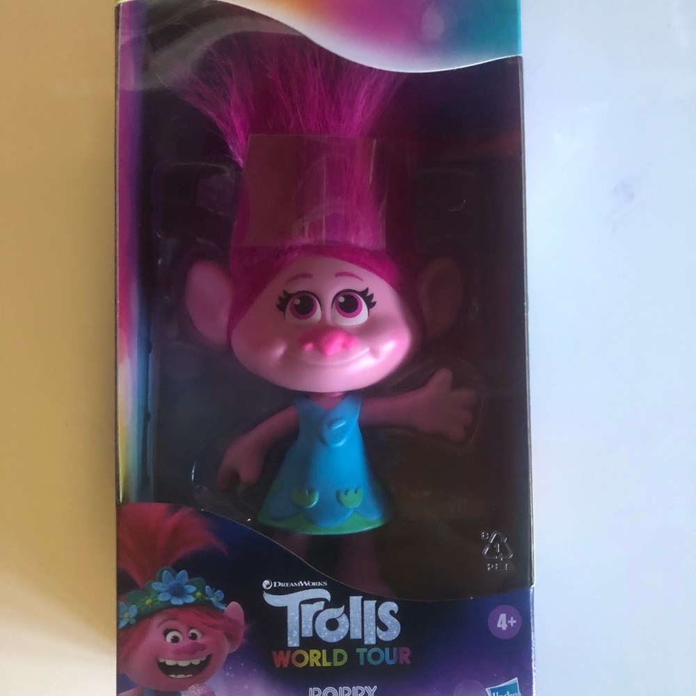 Poppy Trolls World Tour doll